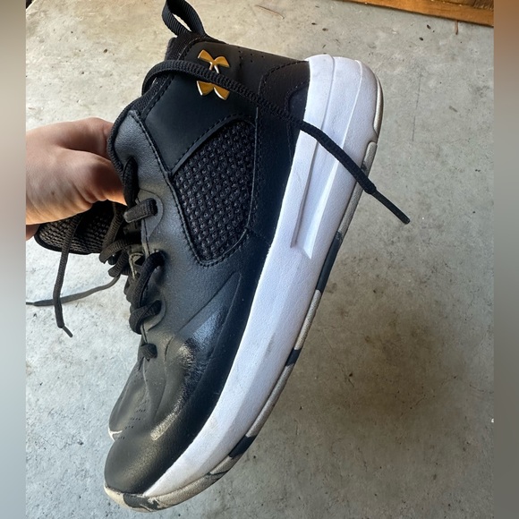 Under Armour Boys Basketball Shoes - Picture 4 of 7